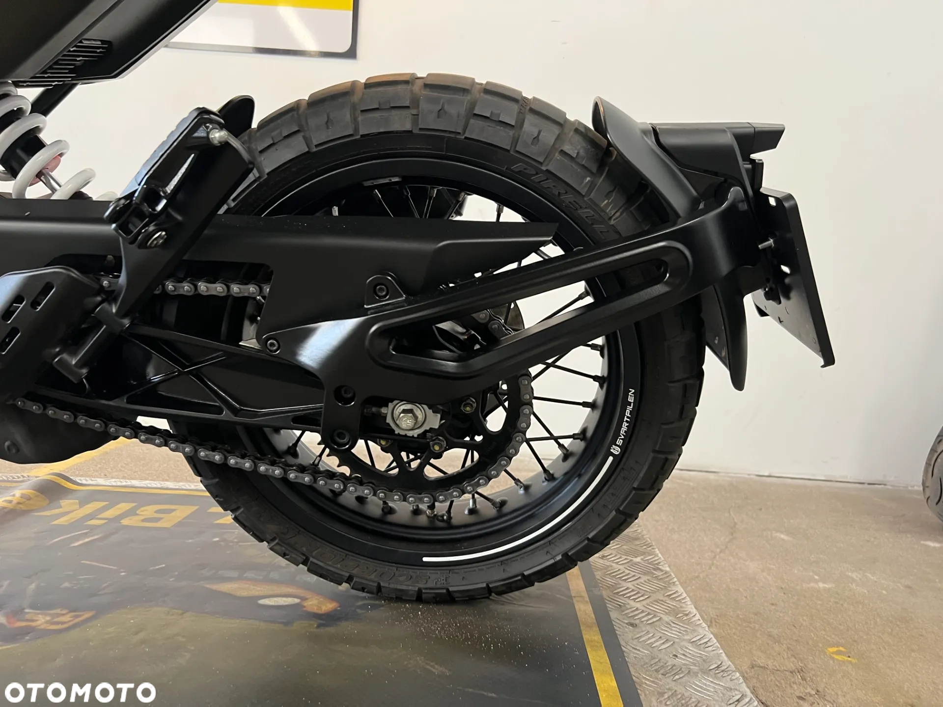 Husqvarna Svartpilen - 23