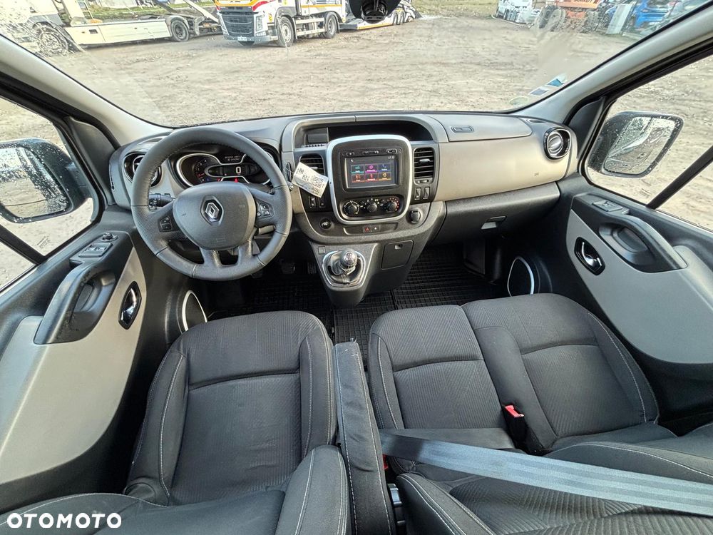 Renault Trafic Grand 1.6 dCi - 12