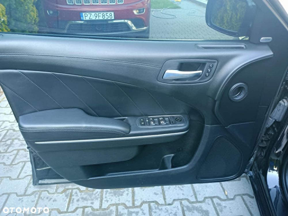 Dodge Charger 3.6 GT - 16