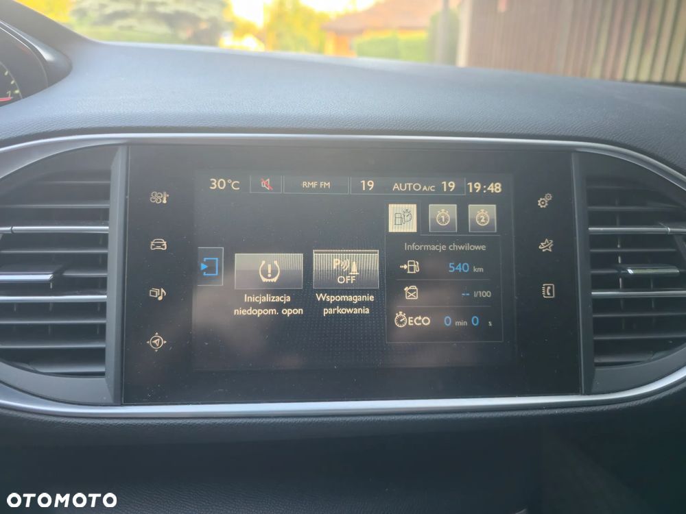 Peugeot 308 1.6 BlueHDi Allure S&S - 12