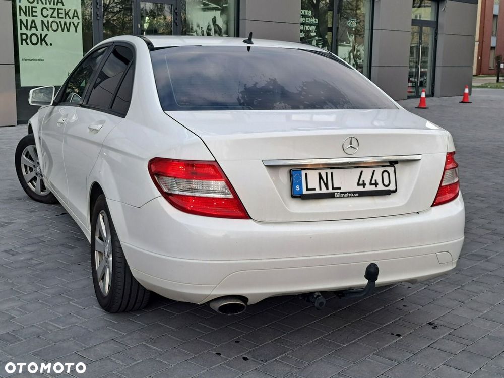 Mercedes-Benz Klasa C 180 BlueEFFICIENCY 7G-TRONIC - 8