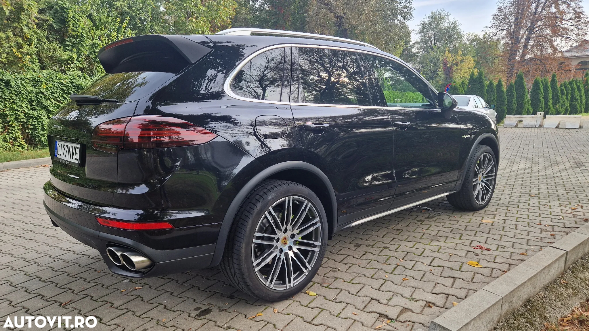 Porsche Cayenne Hybrid 3.0 L S E - 3