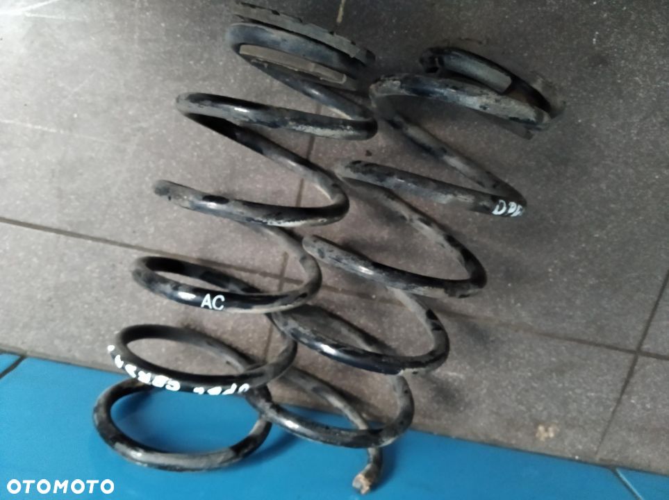 Sprężyny tył Opel Corsa D lift - 1