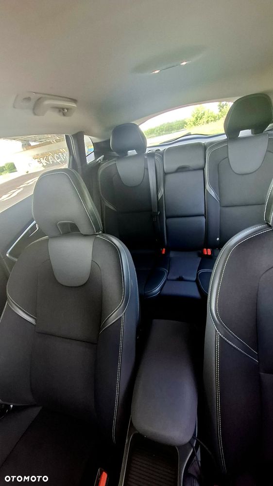 Volvo V40 D4 Kinetic - 21