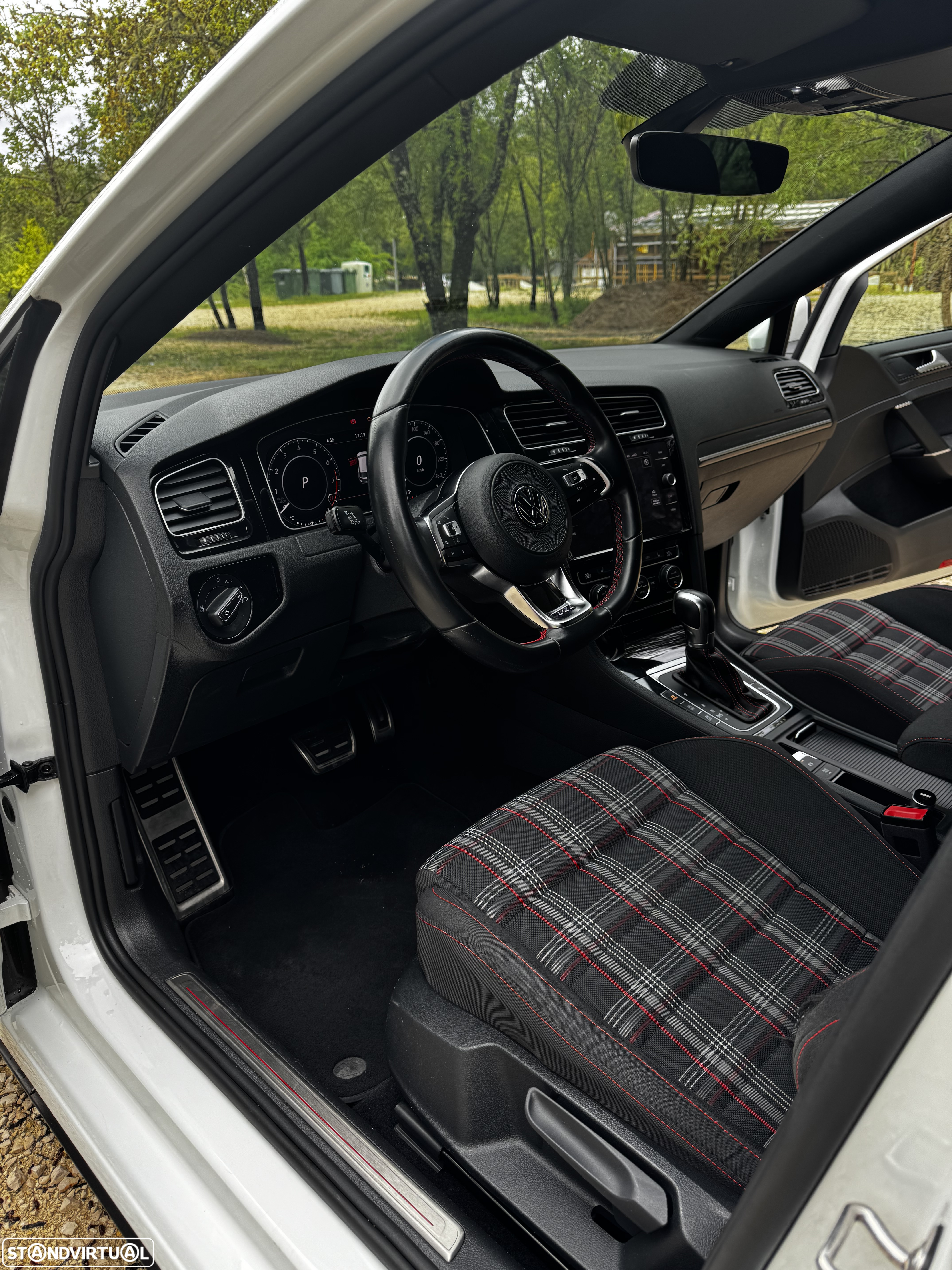 VW Golf 2.0 TSI GTI DSG Performance - 12