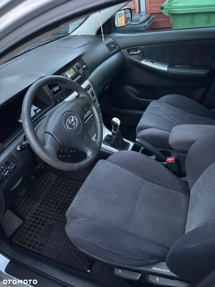 Toyota Corolla 2.0 D-4D Sol - 9