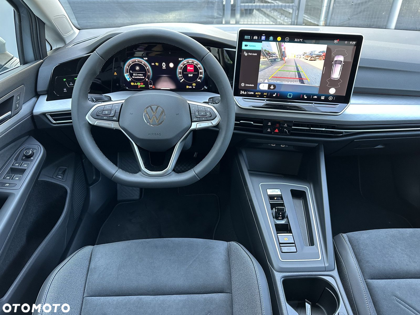 Volkswagen Golf - 22
