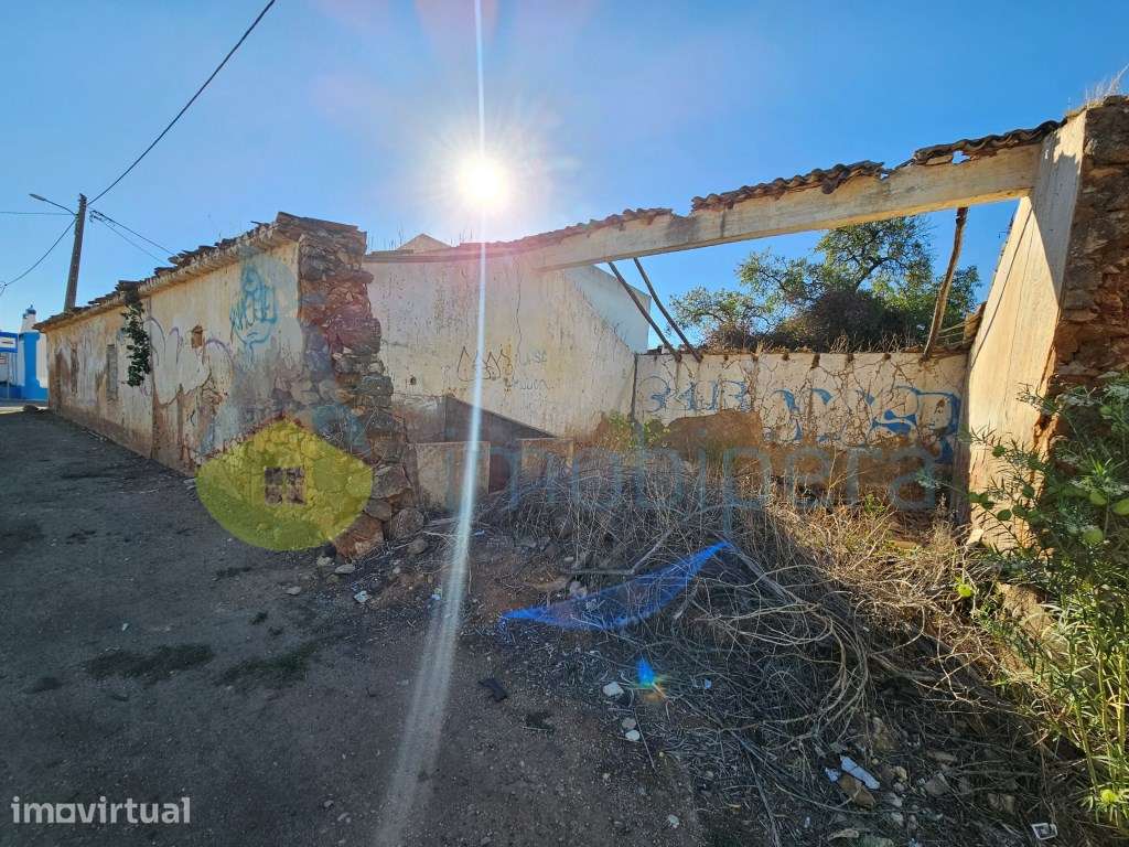 Moradia em ruínas, armazém, e respectivo terreno, em Alcantarilha G... - Grande imagem: 3/15