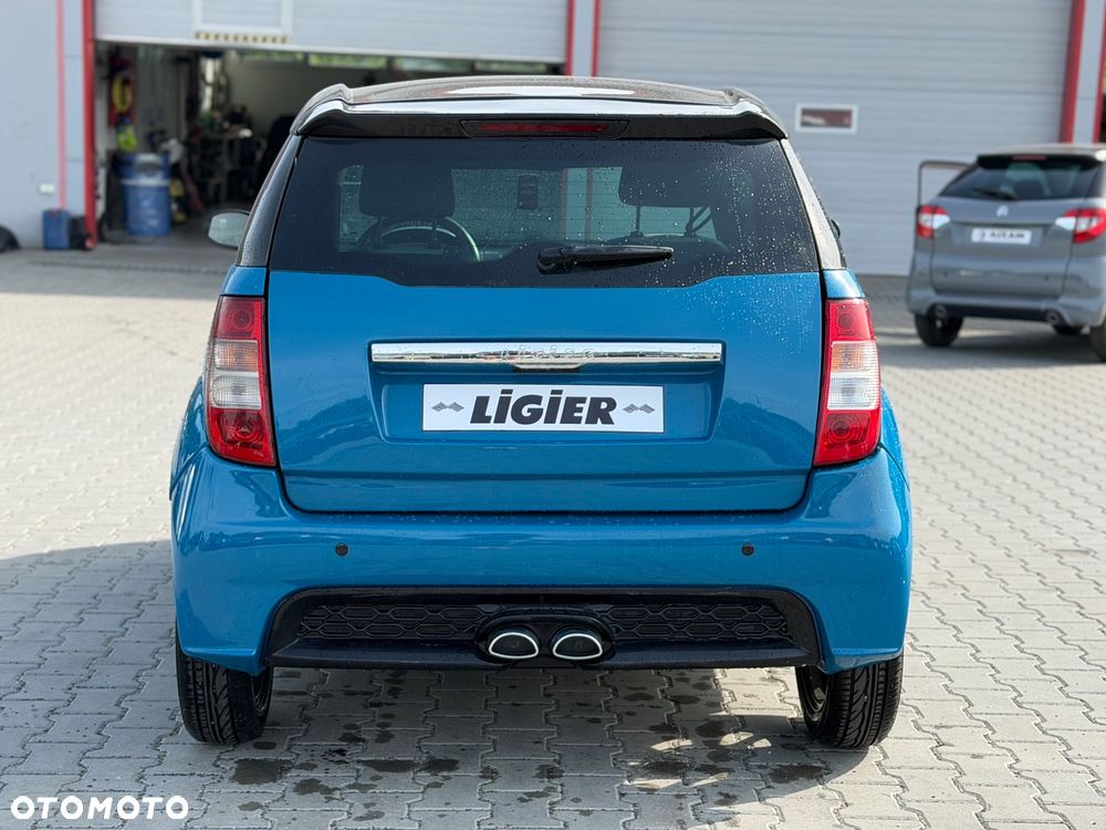Ligier JS50 - 5