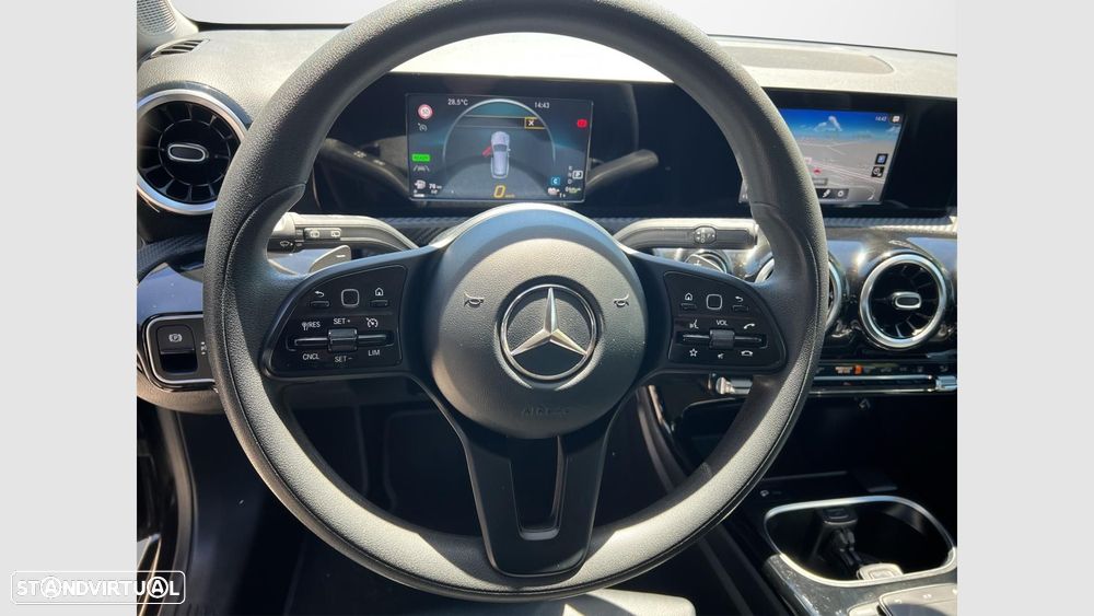Mercedes-Benz CLA 250 e Shooting Brake Style Plus - 12