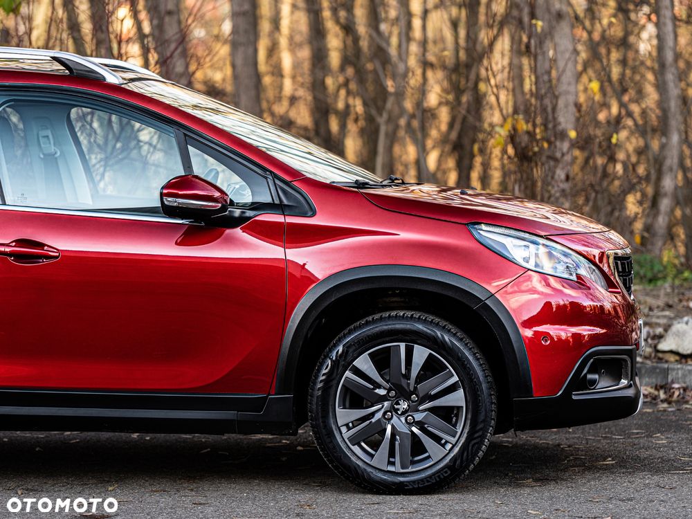 Peugeot 2008 1.6 BlueHDi Allure S&S - 9