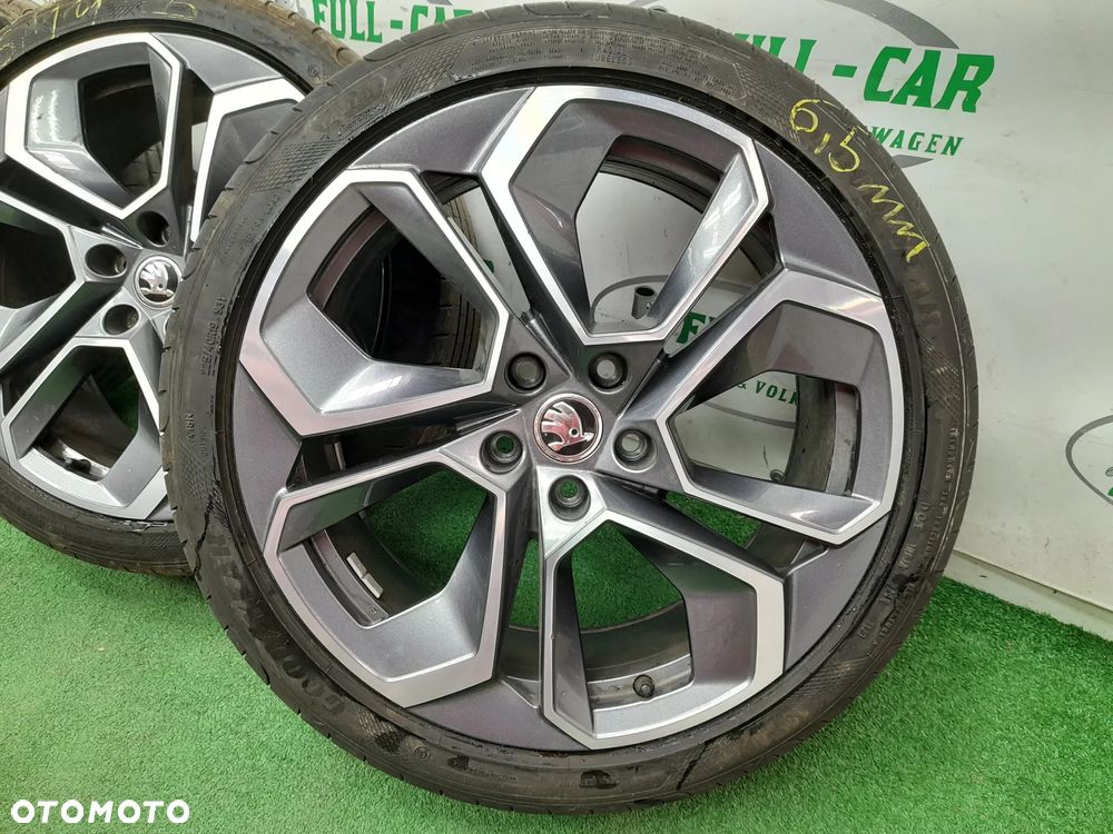 Skoda Octavia IV 5E3 Koła alufelgi VRS 225/40R19 GOODYEAR - 2