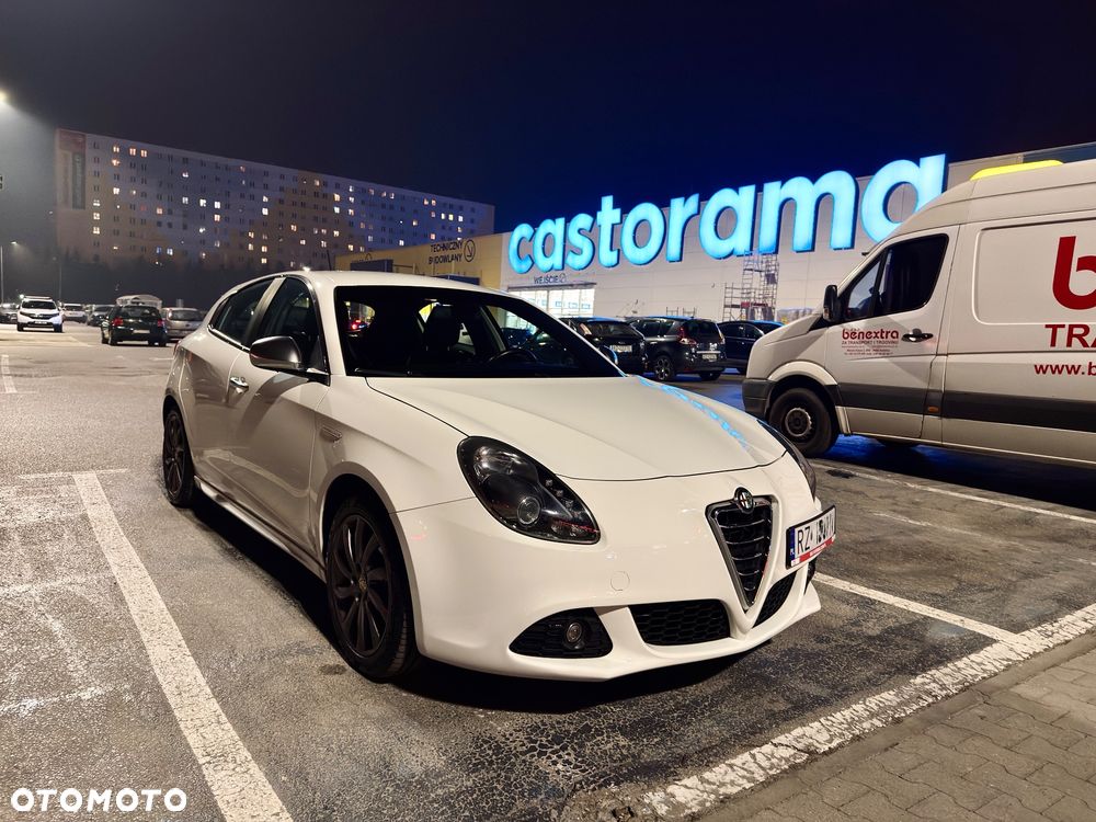 Alfa Romeo Giulietta 2.0 JTDM Distinctive - 1