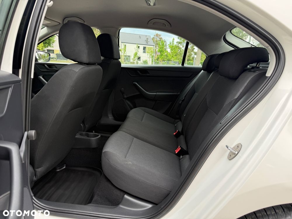 Skoda RAPID 1.2 TSI Edition Green tec - 9