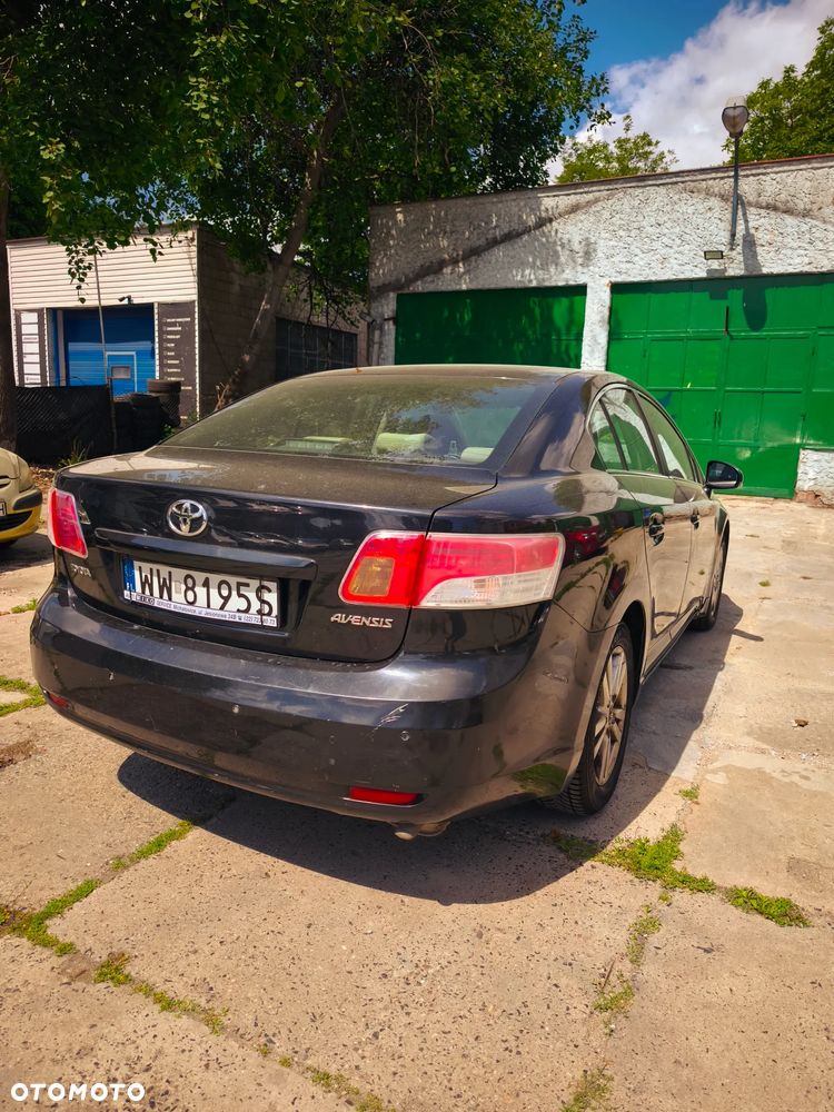Toyota Avensis - 4