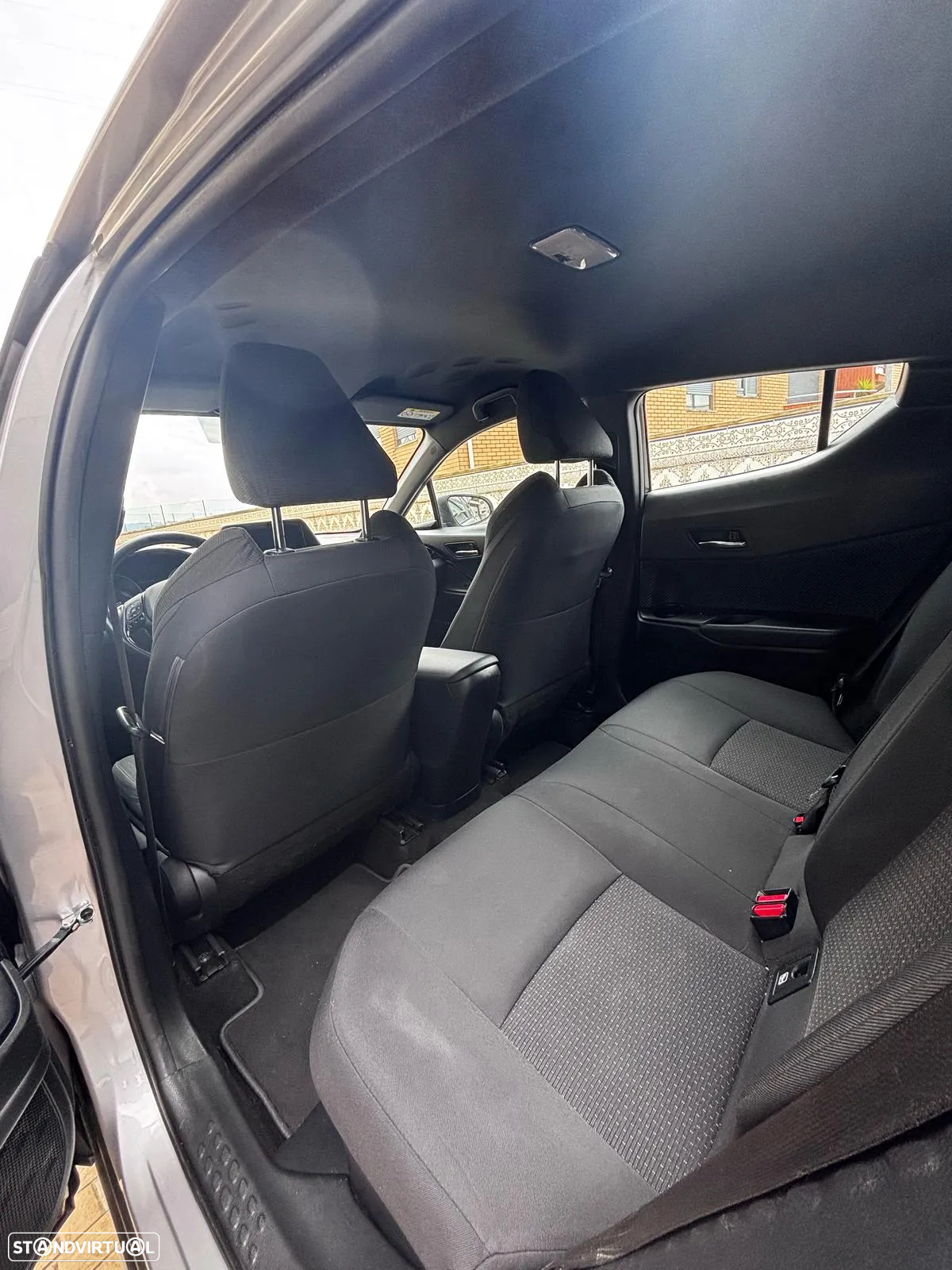 Toyota C-HR 1.8 HSD Comfort - 8