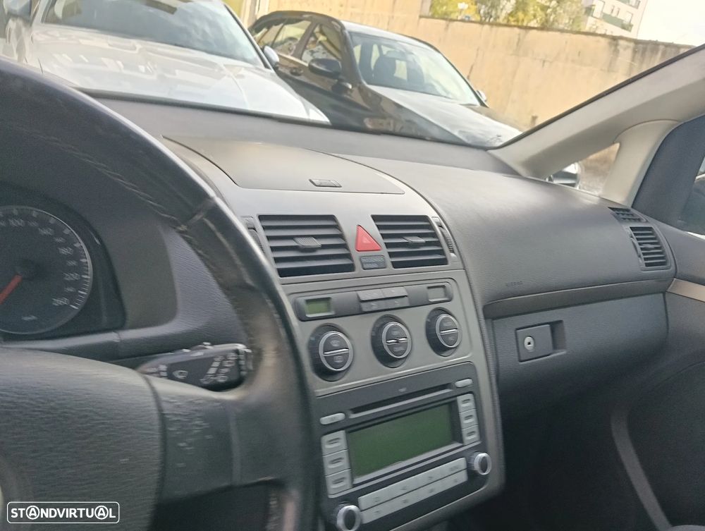 VW Touran 1.9 TDi Highline EC 7L - 16