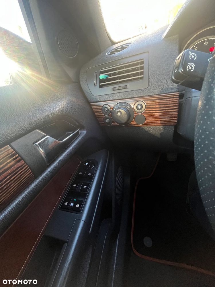 Opel Astra 2.0 Turbo Cosmo - 3