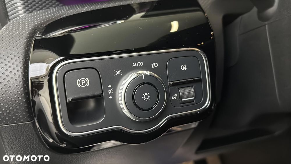 Mercedes-Benz Klasa A 200 d Progressive 8G-DCT - 27