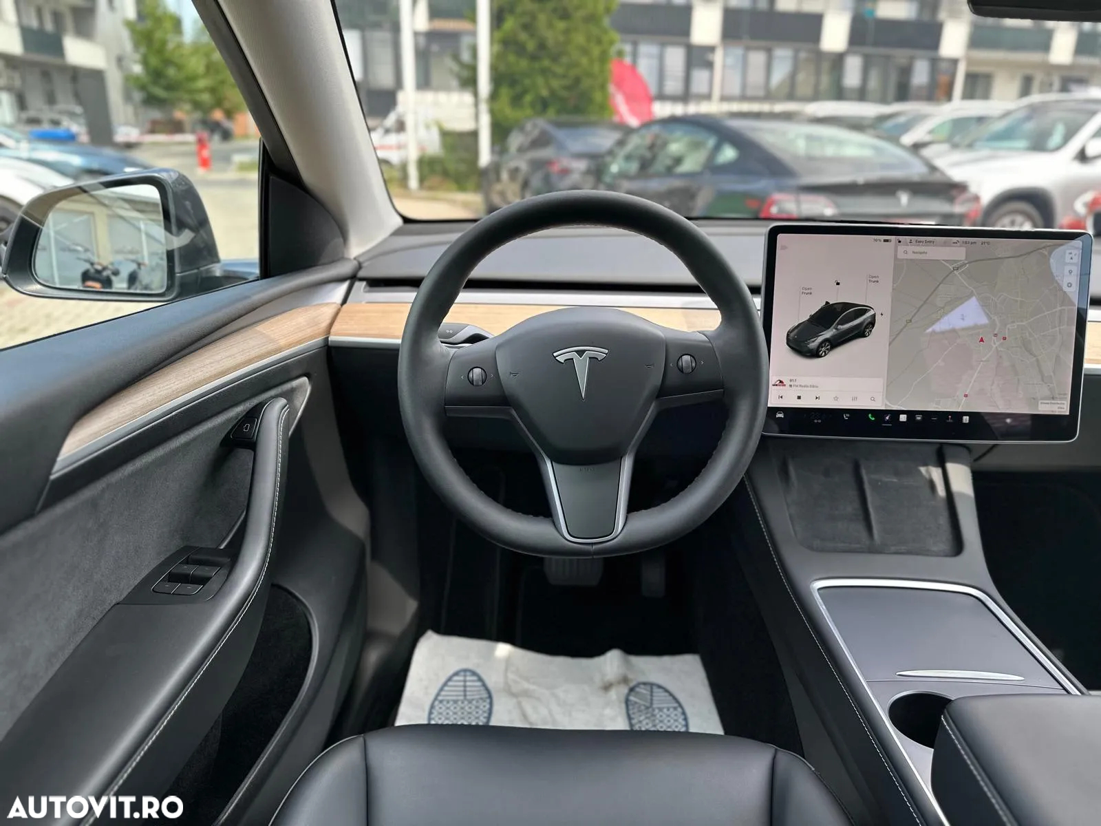 Tesla Model Y Long Range AWD - 5