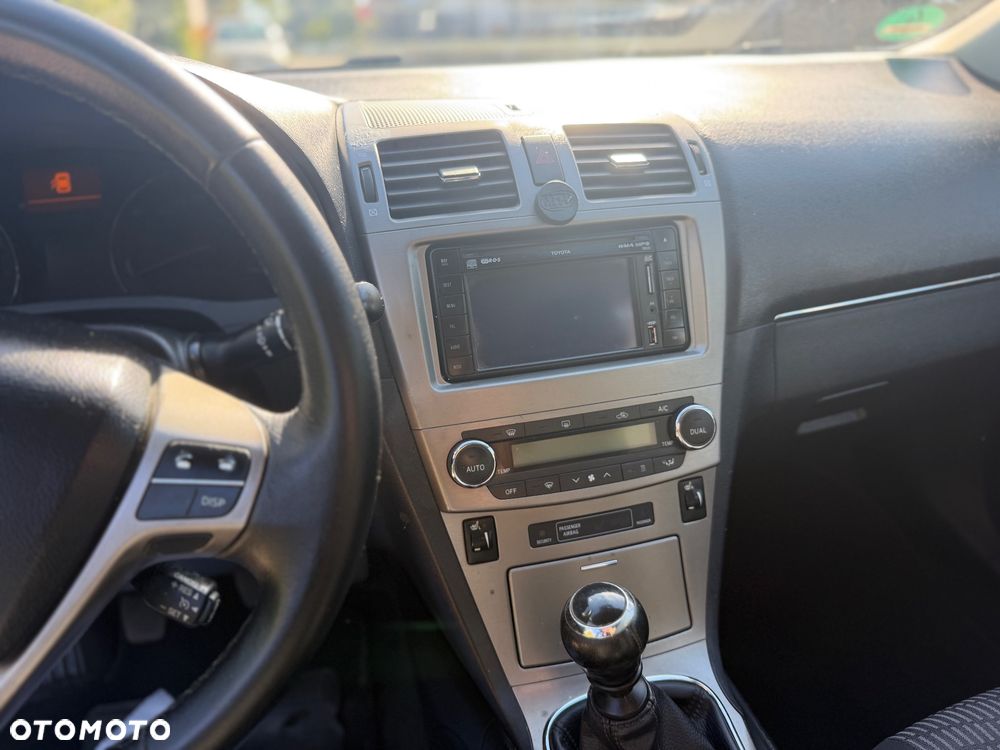 Toyota Avensis 2.0 D-4D - 14
