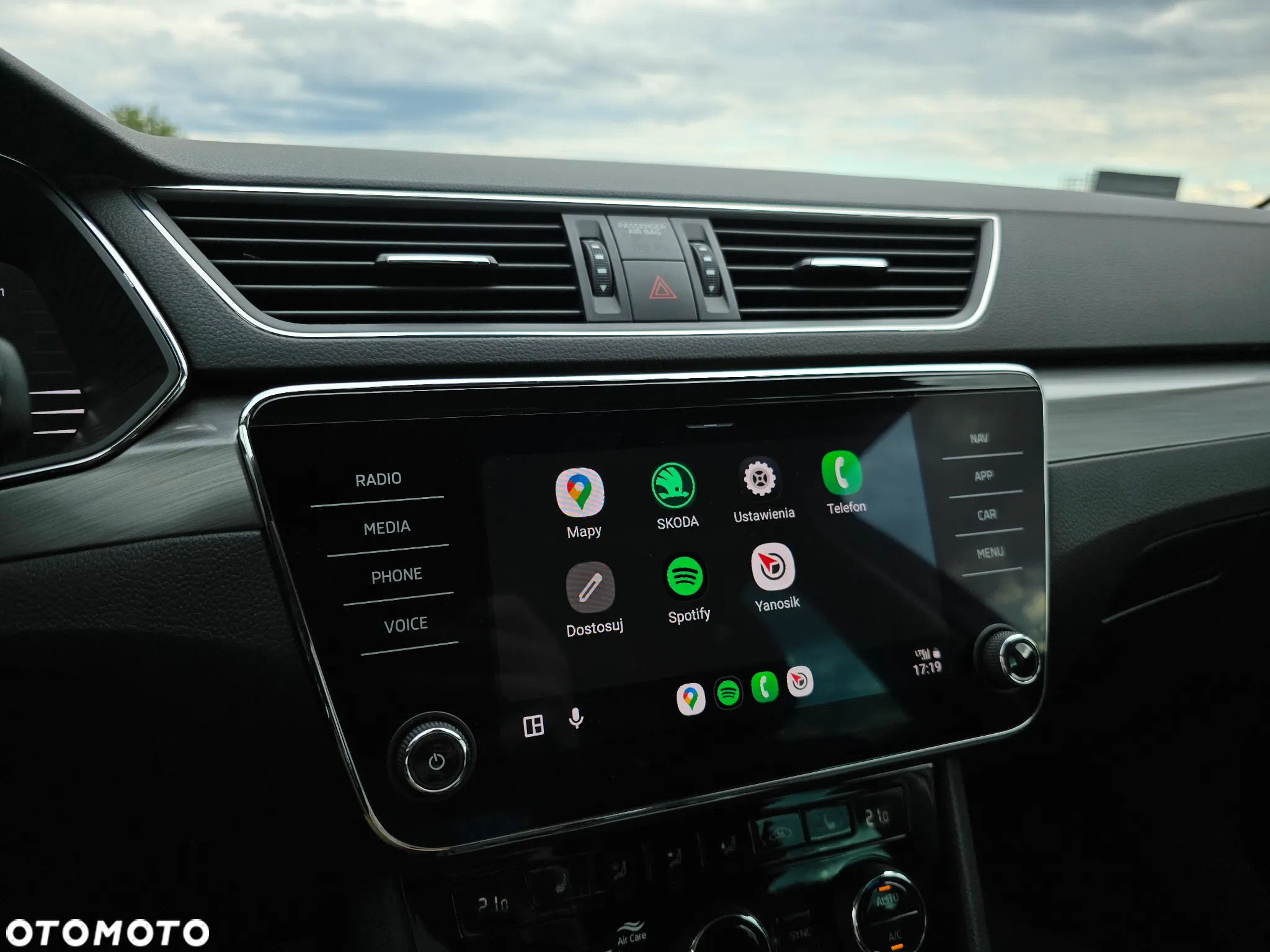 Skoda Superb 2.0 TDI SCR Style DSG - 25