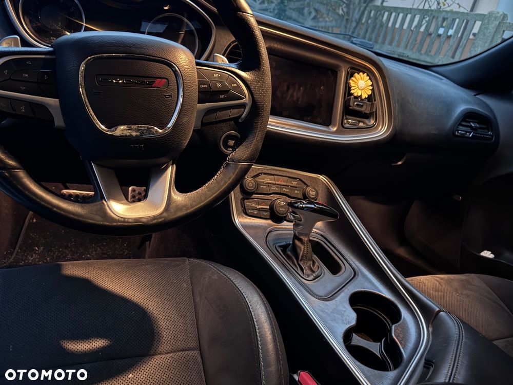 Dodge Challenger - 9