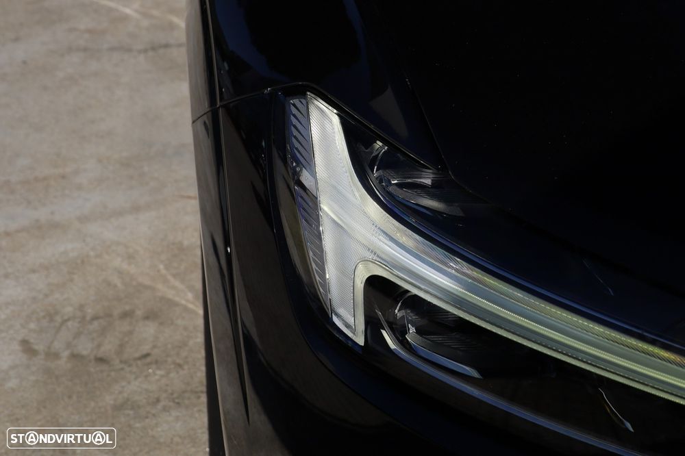 Volvo XC 60 2.0 D4 Momentum Geartronic - 27
