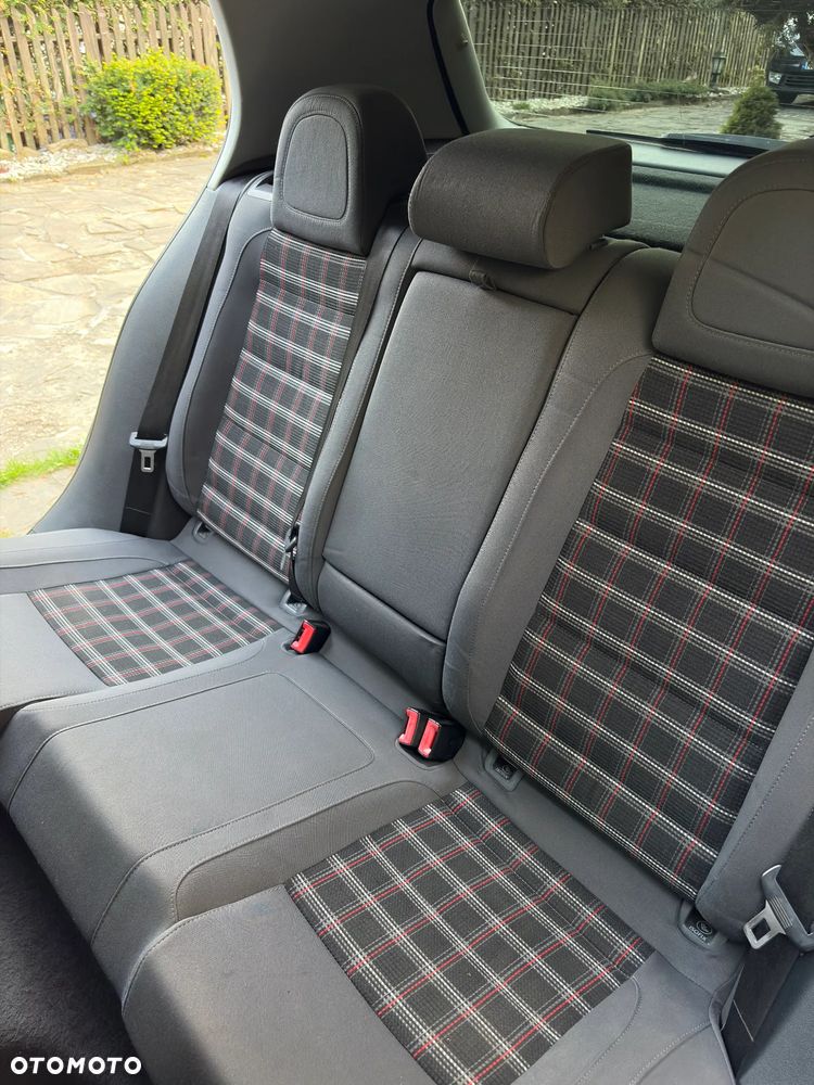 Volkswagen Golf 1.9 TDI Sportline - 12