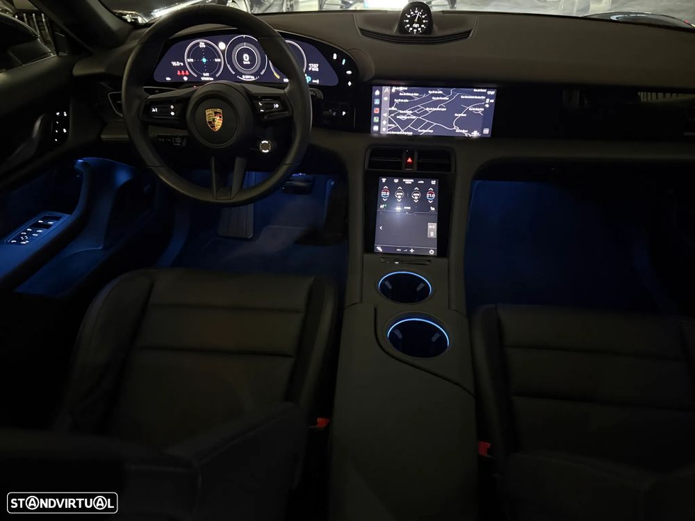 Porsche Taycan Sport Turismo Black Edition - 43