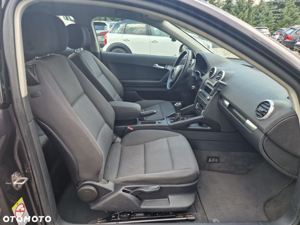 Audi A3 3-drzwiowe 1.6 TDI DPF Attraction - 14