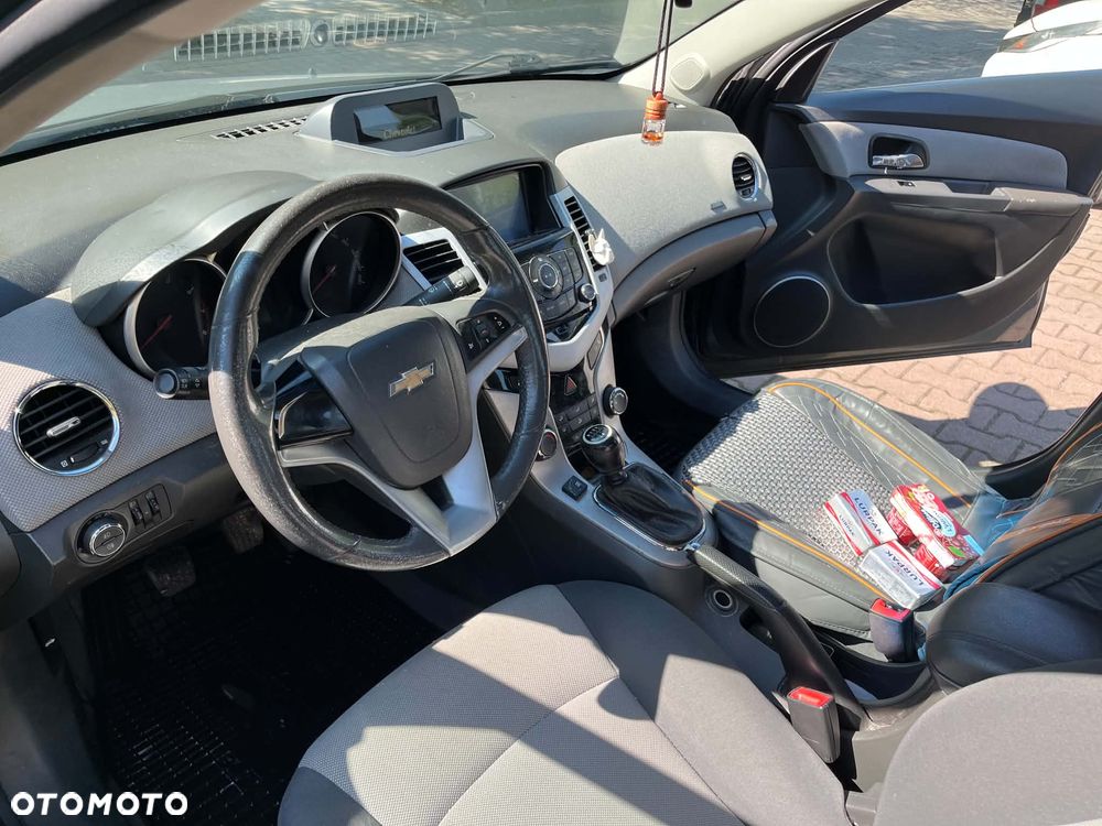 Chevrolet Cruze 1.6 Base - 4