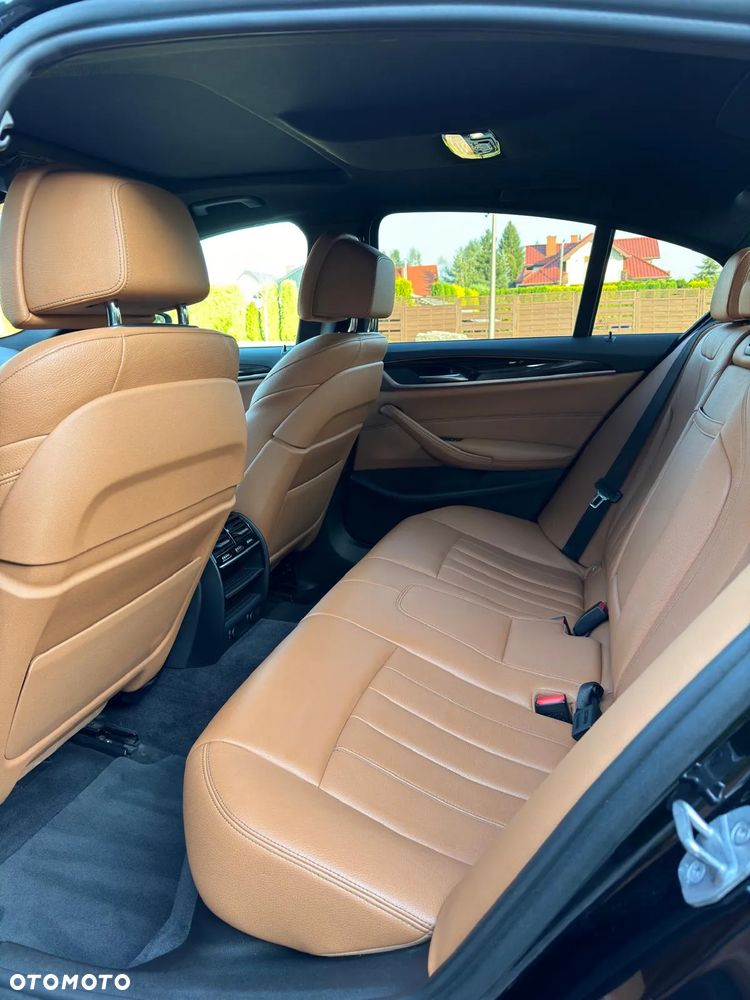 BMW Seria 5 530d xDrive Luxury Line sport - 26