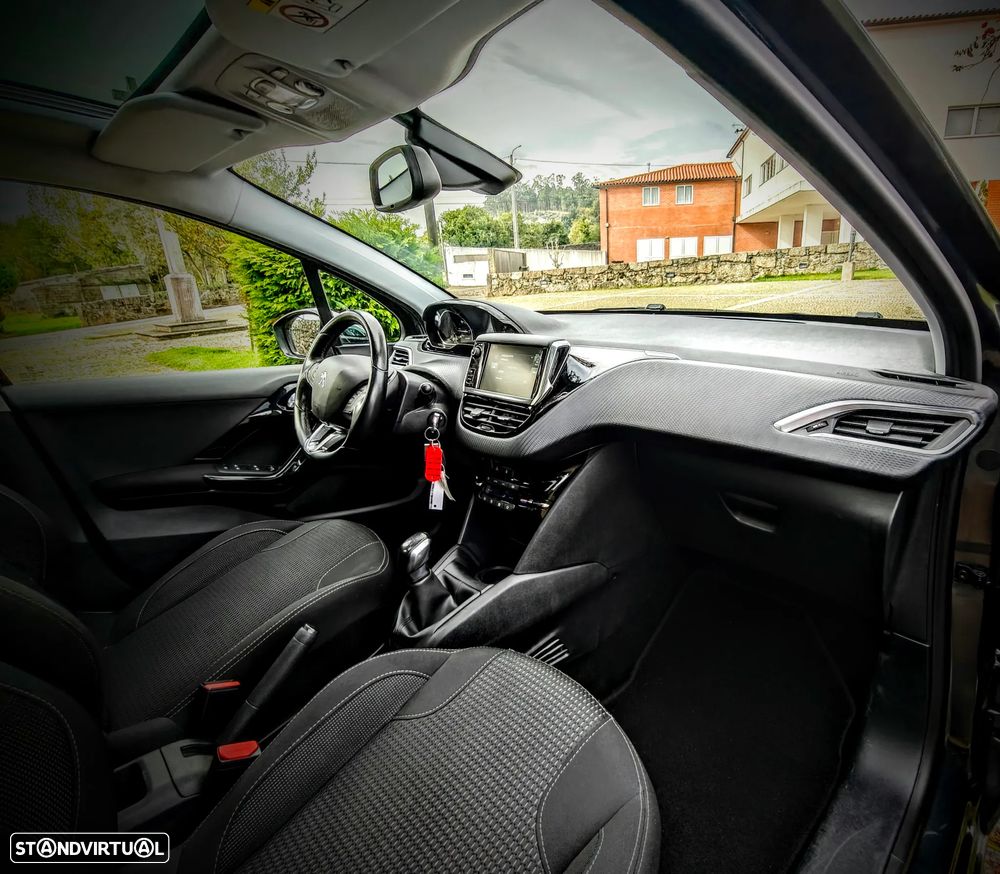 Peugeot 208 1.2 PureTech Allure - 11