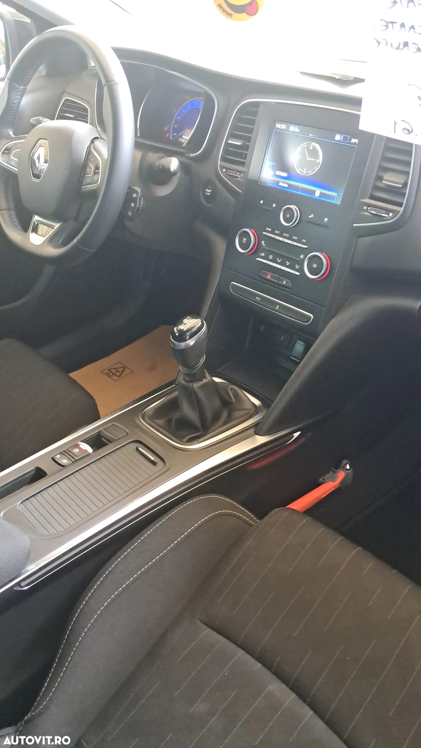 Renault Megane Estate TCe GPF Zen - 6