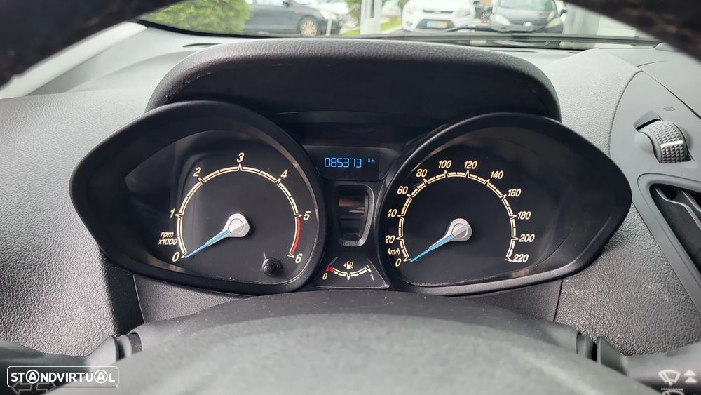 Ford Transit Courier - 8