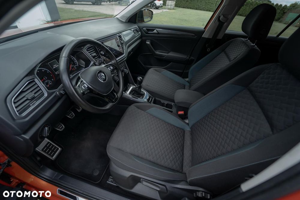 Volkswagen T-Roc - 38