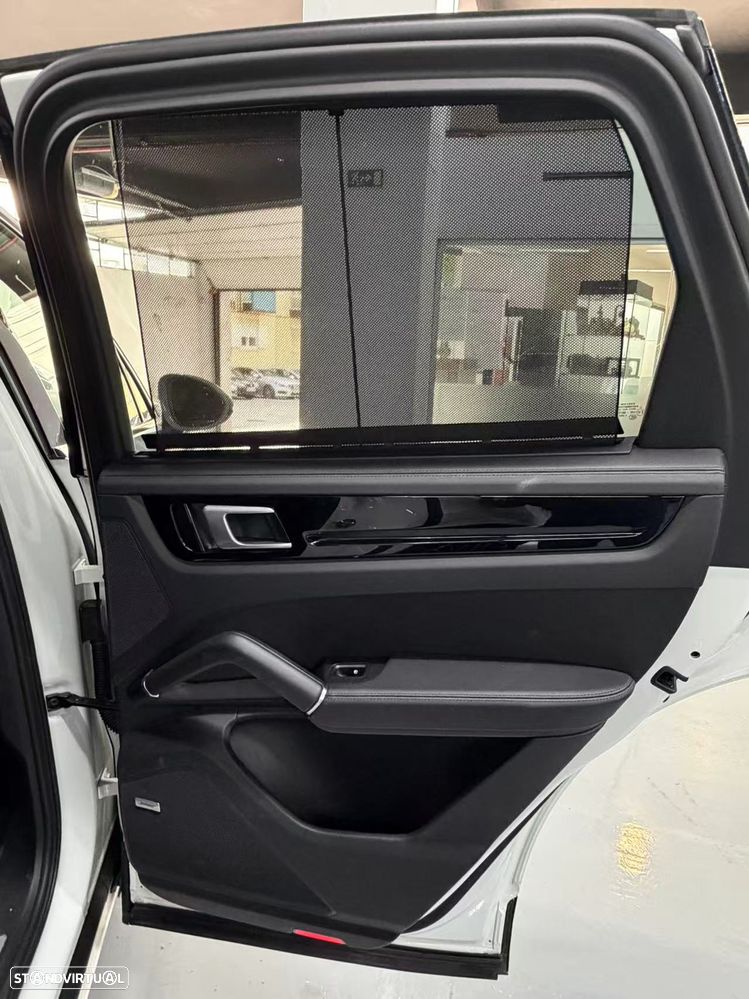 Porsche Cayenne S - 8