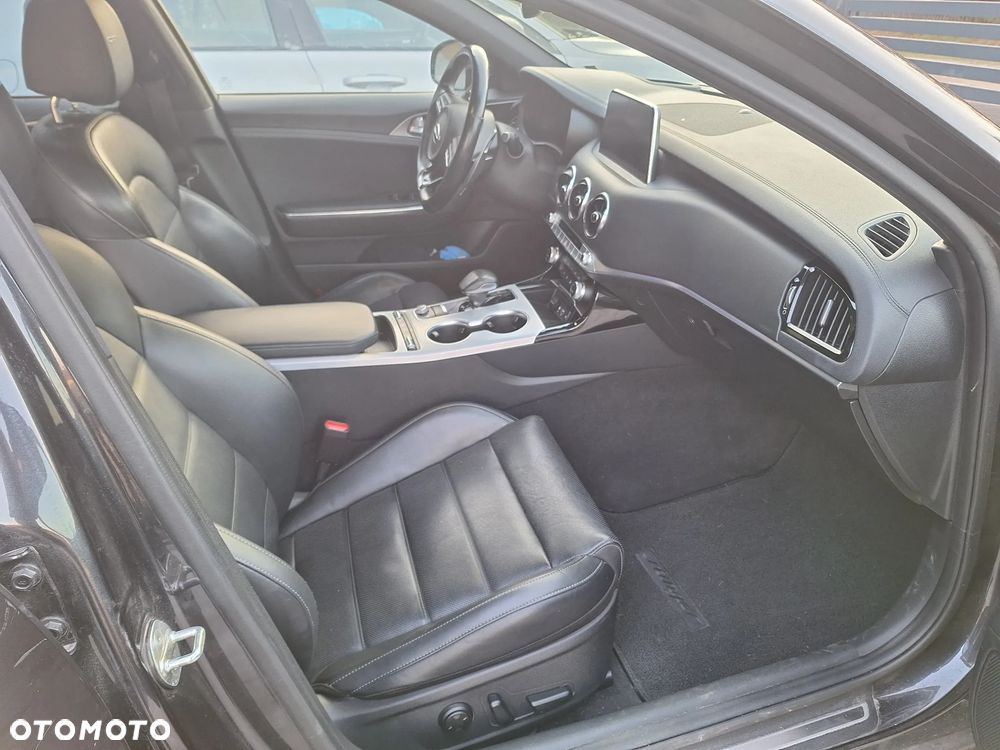 Kia Stinger 3.3 T-GDI V6 GT AWD - 32