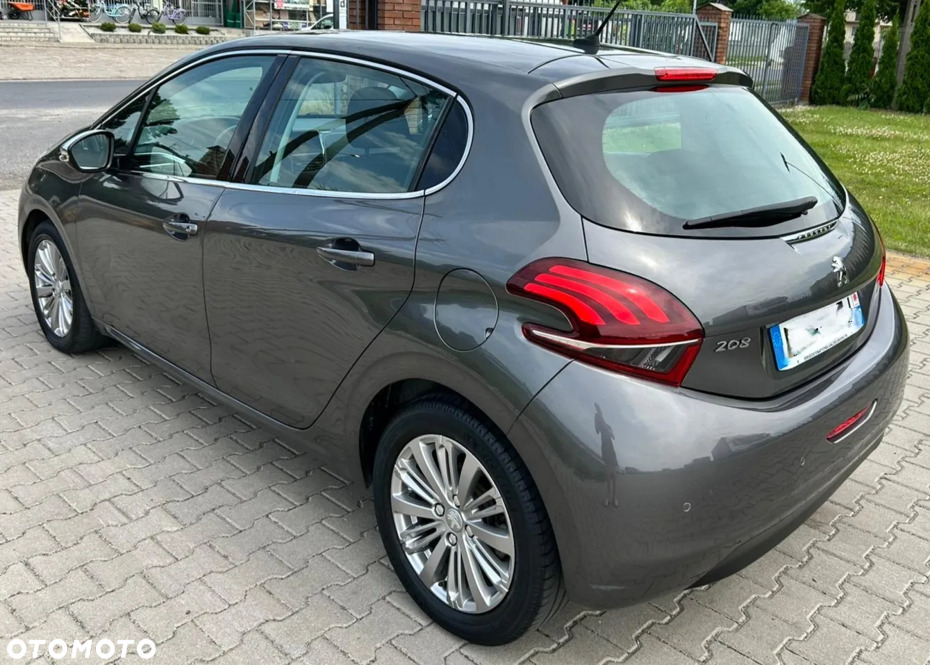 Peugeot 208 PureTech 110 Stop & Start Allure - 3