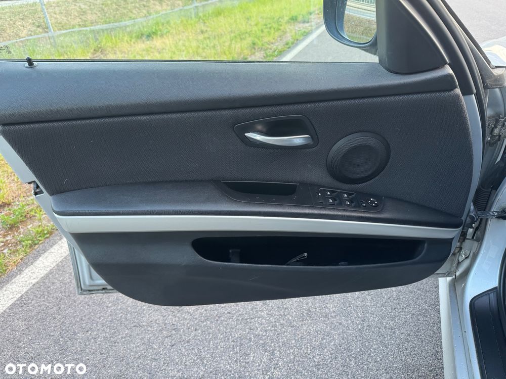 BMW Seria 3 320d DPF Edition Exclusive - 22