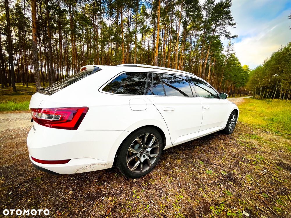 Skoda Superb 2.0 TDI 4x4 Ambition DSG - 1