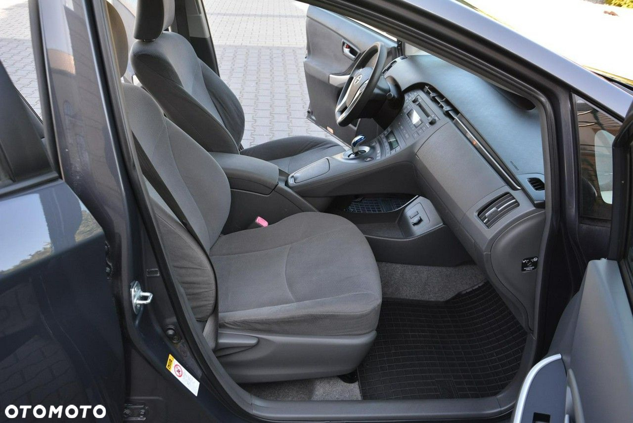 Toyota Prius - 16