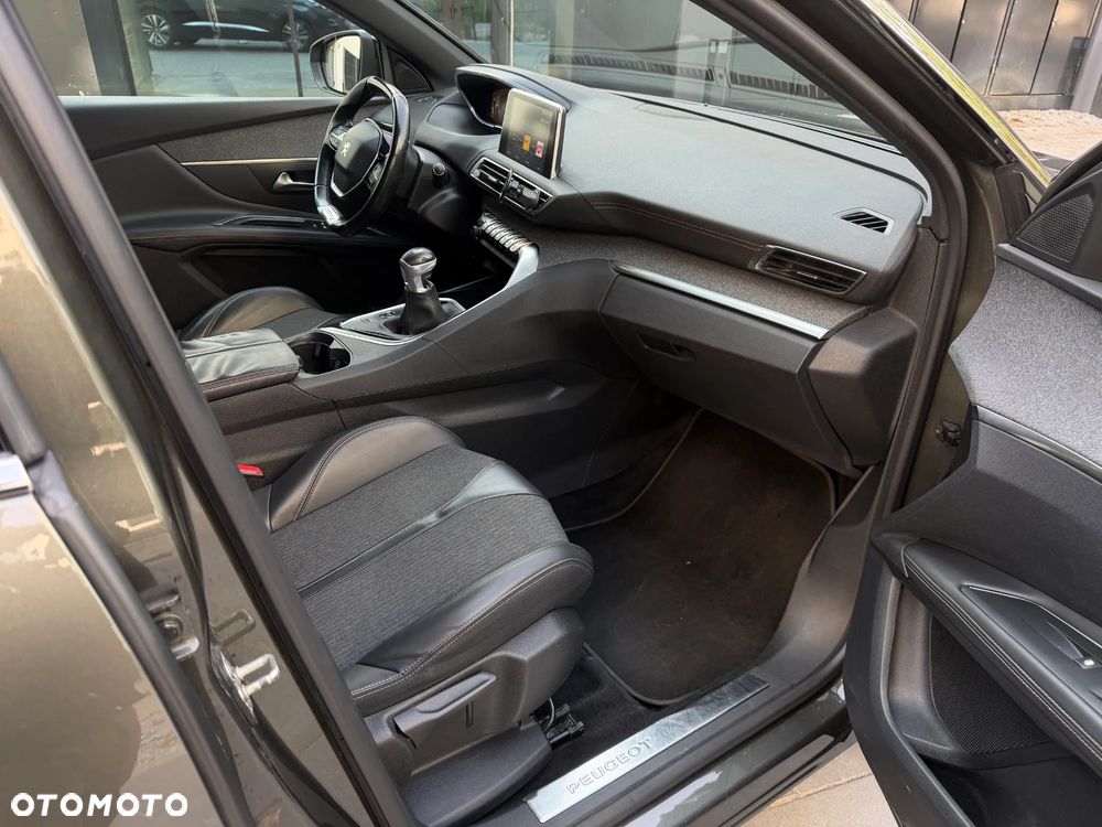 Peugeot 3008 1.6 BlueHDi Allure S&S - 17
