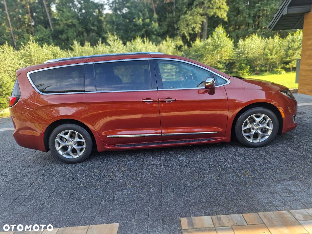 Chrysler Pacifica - 6