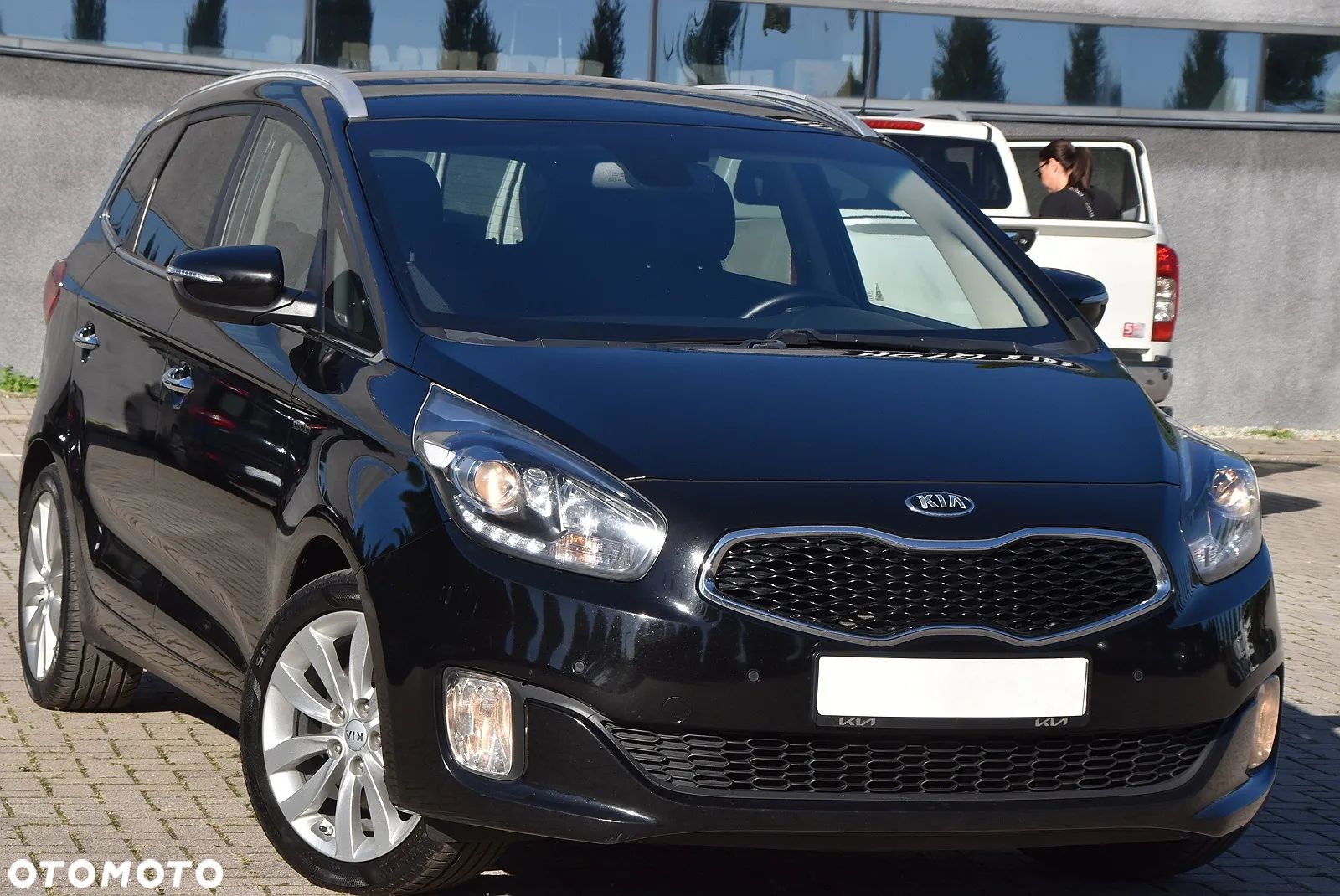 Kia Carens - 1