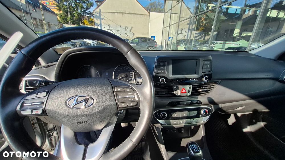 Hyundai i30 1.4 Classic + - 28