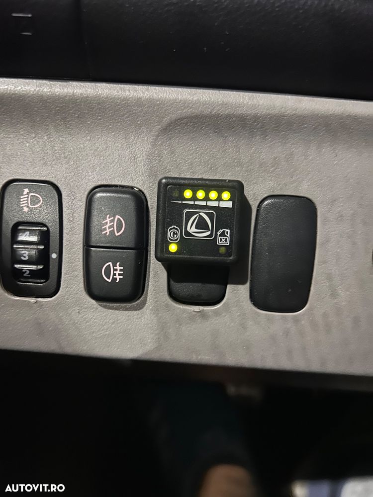 Mitsubishi Grandis - 12