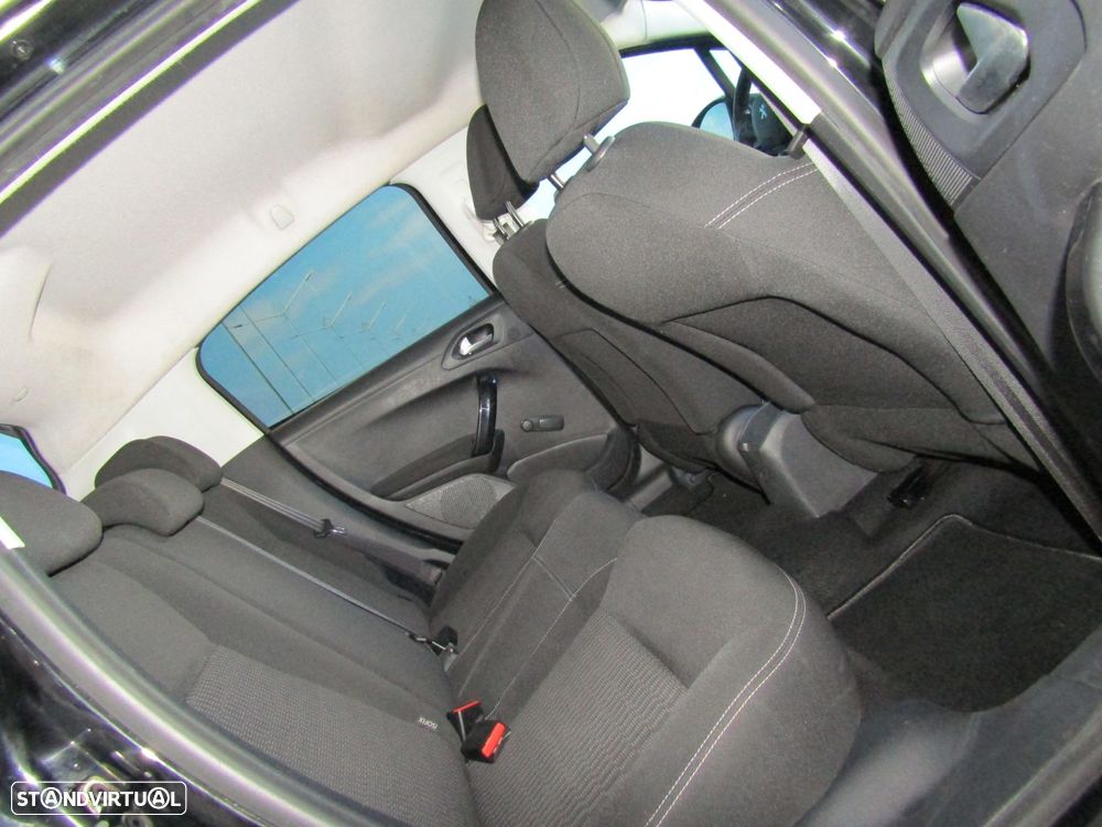 Peugeot 208 1.2 PureTech Style - 14