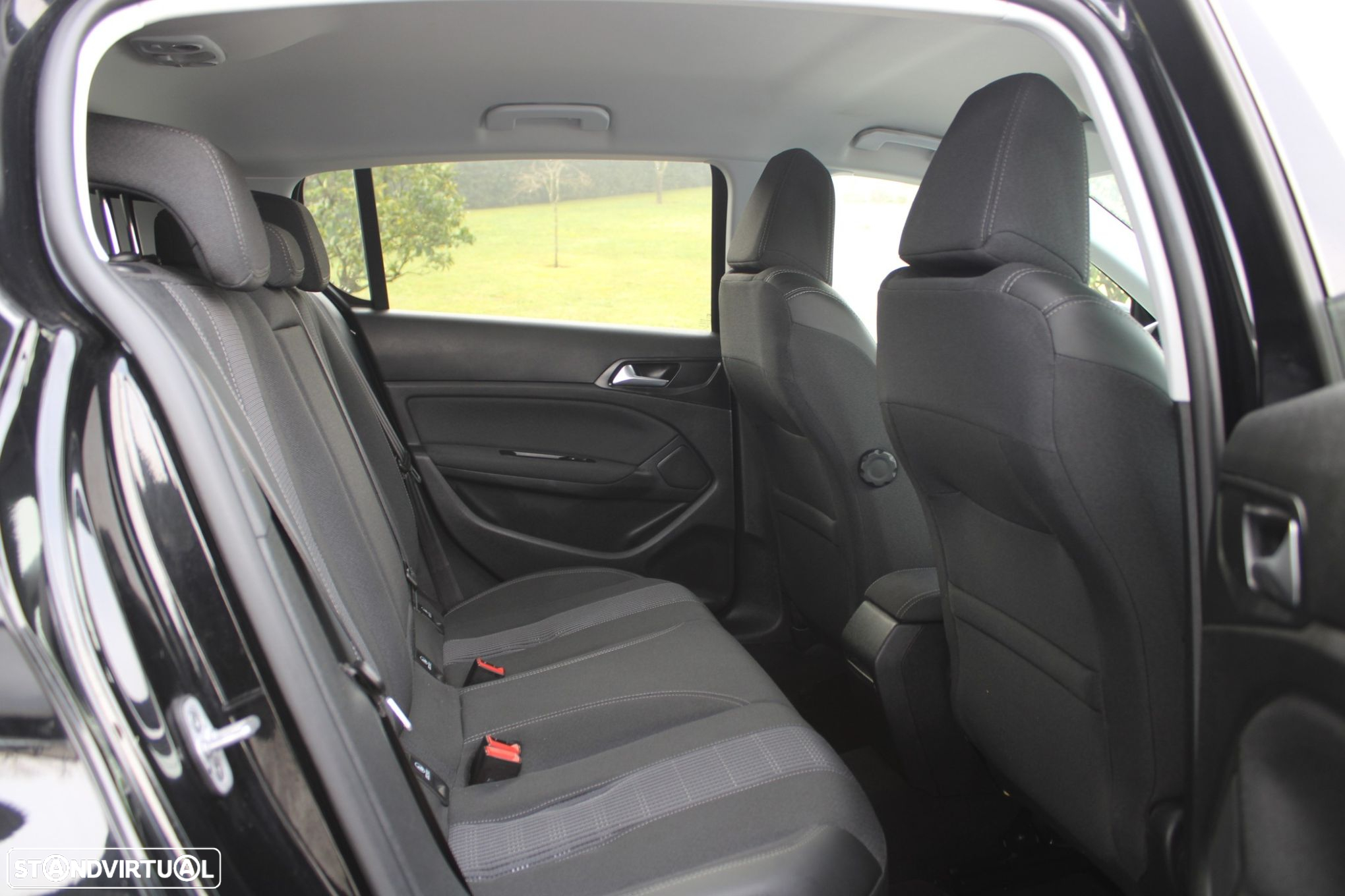 Peugeot 308 1.2 PureTech Allure - 21